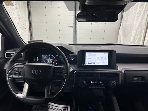 Used 2025 Toyota 4Runner SR5 image 16