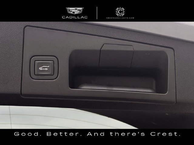 Used 2024 Cadillac XT4 Luxury w/ Cold Weather Package FWD image 29
