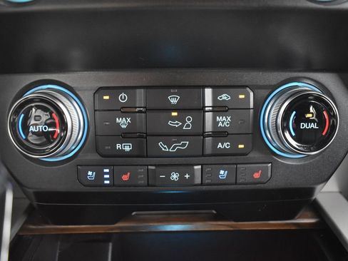 Used 2020 Ford F150 Lariat w/ Equipment Group 502A Luxury AWD/4WD image 18