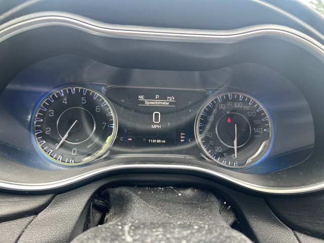 Used 2015 Chrysler 200 Limited w/ Convenience Group FWD image 15