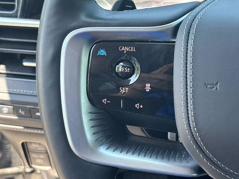 Used 2025 INFINITI QX80 Sensory AWD/4WD image 19