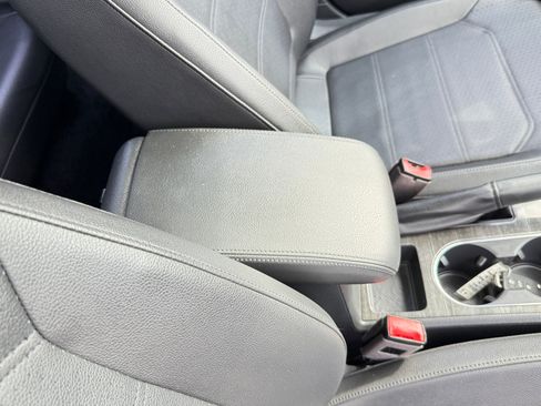 Used 2018 Volkswagen Passat 2.0T SE image 45