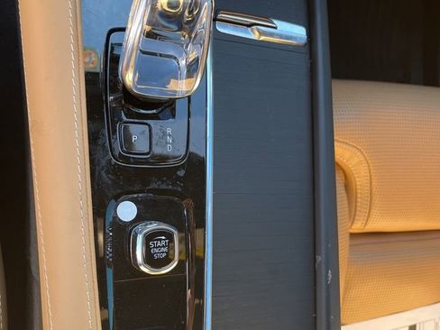 Certified 2023 Volvo XC90 B6 Ultimate w/ Protection Package Premier image 12