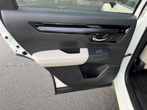 Used 2025 Honda CR-V EX-L image 19
