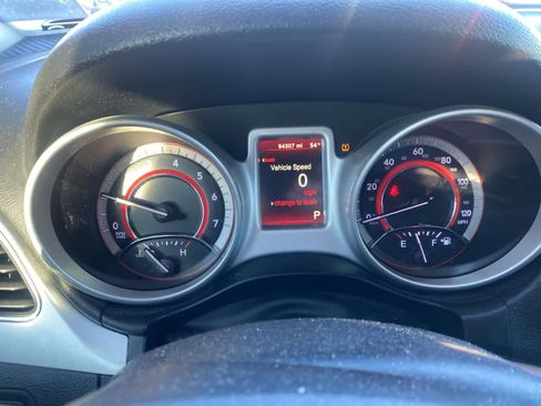 Used 2019 Dodge Journey SE image 14