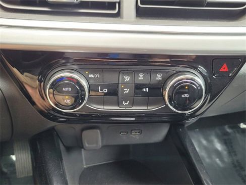 Used 2024 Chevrolet Trax LT image 32