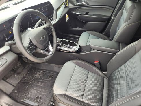 New 2026 Chevrolet Trax LT w/ Driver Confidence Package image 12