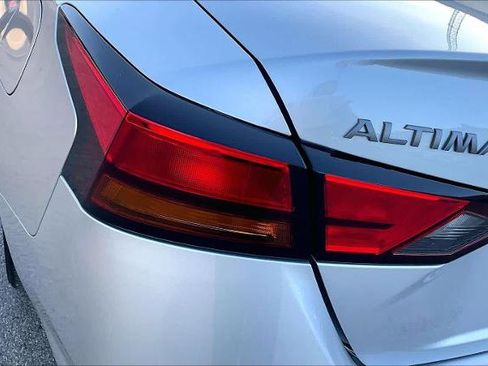 Certified 2024 Nissan Altima 2.5 SR image 28