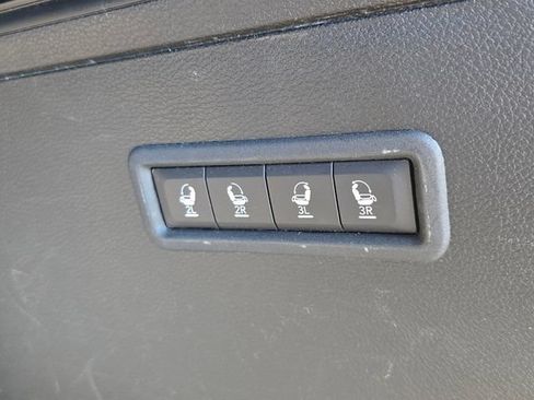 Used 2024 Jeep Wagoneer Series III AWD/4WD image 15
