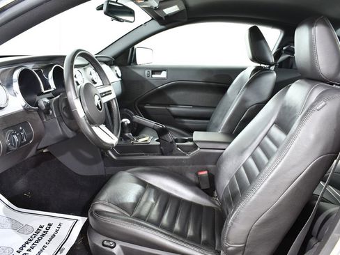 Used 2009 Ford Mustang GT Premium RWD image 6