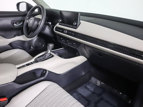 Used 2024 Honda HR-V LX image 24