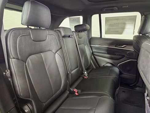 New 2026 Jeep Grand Cherokee Limited AWD/4WD image 38