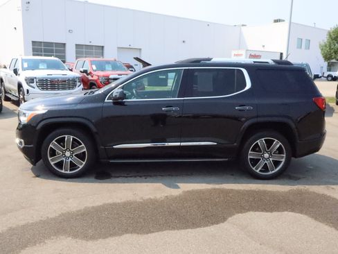 Used 2017 GMC Acadia Denali w/ Technology Package AWD/4WD image 4