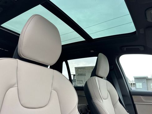 New 2026 Volvo XC90 B5 Core w/ Protection Package Premier AWD/4WD image 17