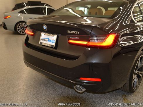 Used 2024 BMW 330i Sedan w/ Convenience Package image 43