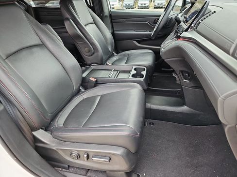 Used 2023 Honda Odyssey Sport image 11