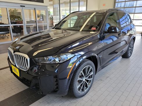 New 2026 BMW X5 xDrive50e w/ M Sport Package AWD/4WD image 1
