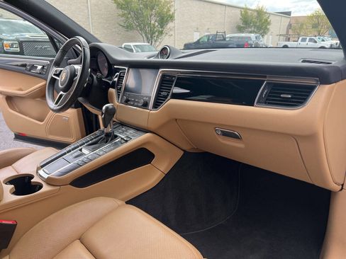 Used 2017 Porsche Macan S image 36