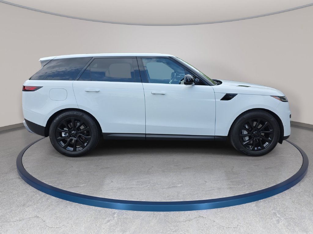 Certified 2026 Land Rover Range Rover Sport SE AWD/4WD image 4