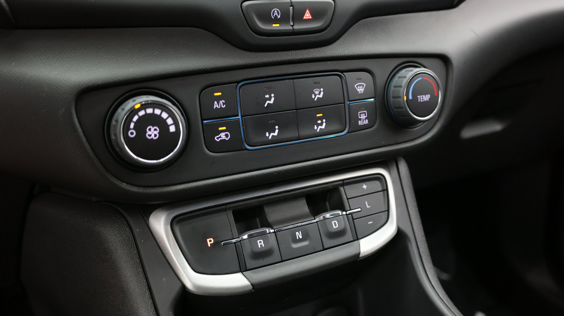 Used 2024 GMC Terrain SLE FWD image 17