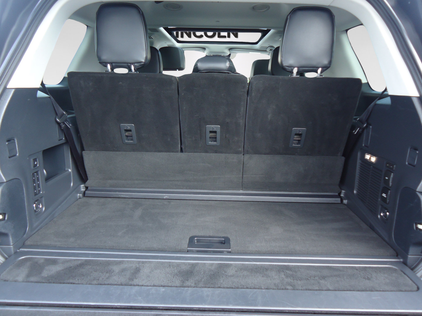 Used 2025 Lincoln Navigator Reserve AWD/4WD image 34