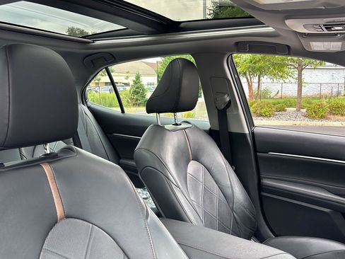 Used 2018 Toyota Camry XLE w/ Audio Package FWD image 14
