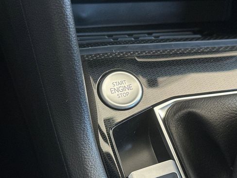 New 2025 Volkswagen Taos SEL image 22