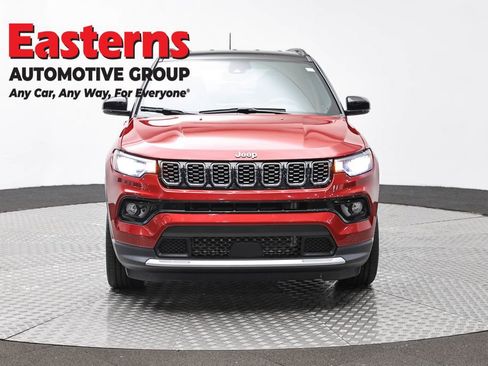 Used 2025 Jeep Compass Limited AWD/4WD image 2