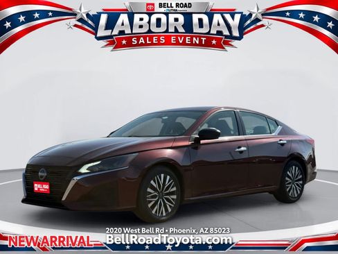 Used 2025 Nissan Altima 2.5 SV FWD image 1