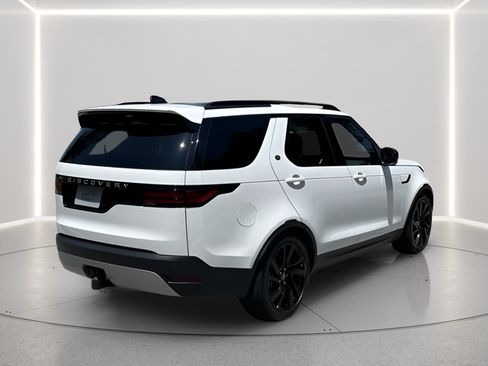 Certified 2025 Land Rover Discovery S AWD/4WD image 5