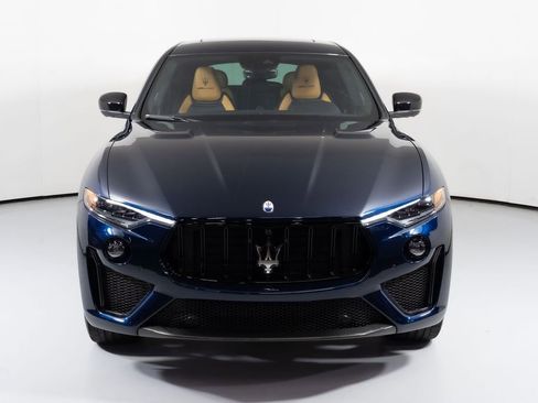 Used 2024 Maserati Levante Trofeo AWD/4WD image 7