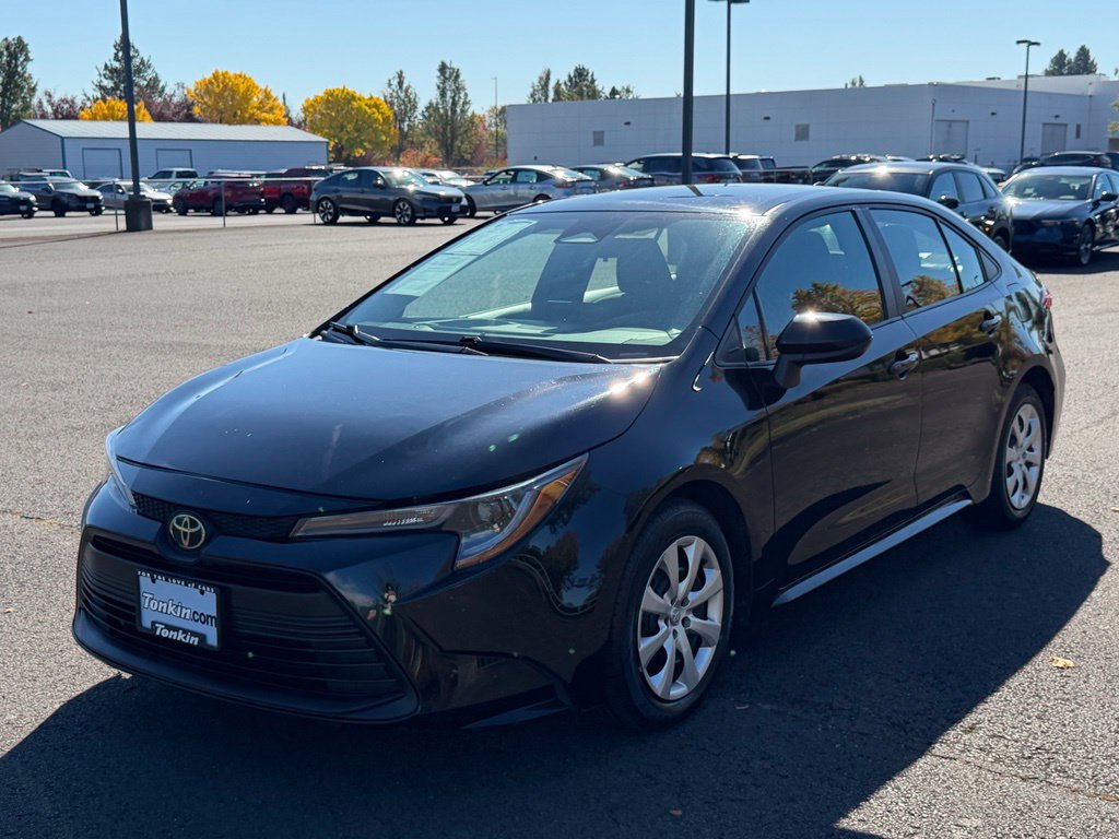 Used 2024 Toyota Corolla LE FWD image 4