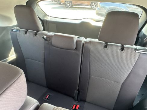 Used 2023 Toyota Highlander LE FWD image 6