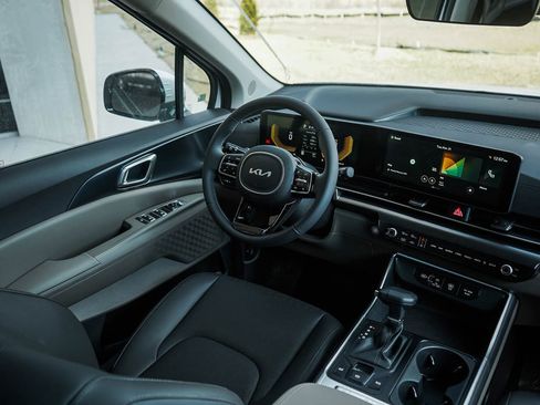New 2026 Kia Carnival FWD image 15