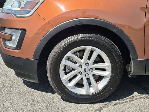 Used 2017 Ford Explorer XLT FWD image 10