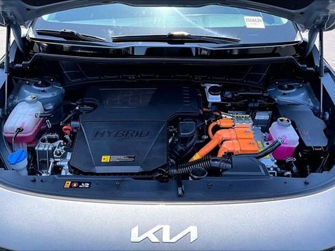 Used 2023 Kia Niro SX Touring FWD image 30