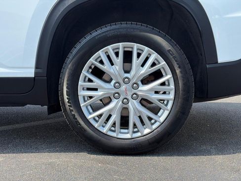 Used 2024 GMC Acadia Elevation w/ Luxury Package FWD image 9
