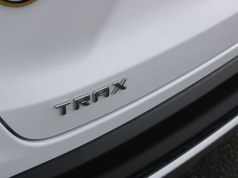 Used 2025 Chevrolet Trax LT image 14