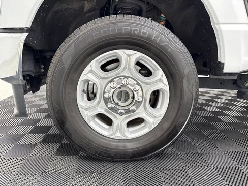 Used 2025 Ford F250 XLT w/ FX4 Off-Road Package AWD/4WD image 13