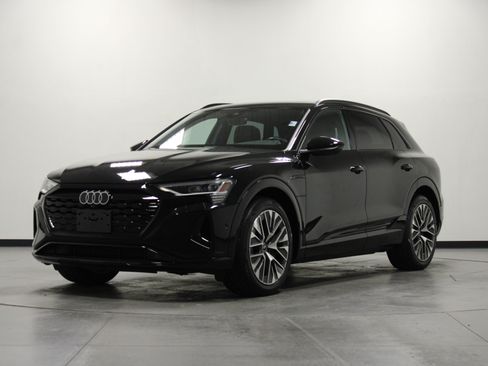 Used 2024 Audi Q8 e-tron Premium Plus w/ Premium Plus Package AWD/4WD image 8