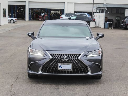 Used 2025 Lexus ES 300h w/ Premium Package image 2