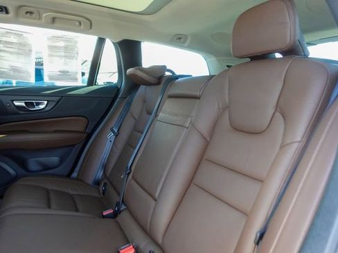 Used 2020 Volvo V60 T5 Momentum w/ Protection Package Premier image 24