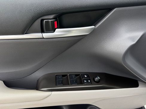 Used 2024 Toyota Camry SE image 35