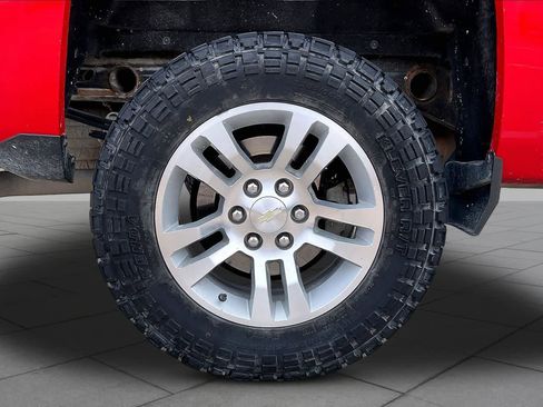 Used 2019 Chevrolet Silverado 1500 LT w/ Texas Edition AWD/4WD image 12