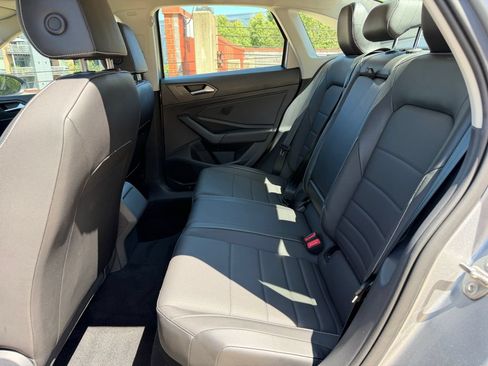 Used 2023 Volkswagen Jetta SE w/ Panoramic Sunroof Package FWD image 24