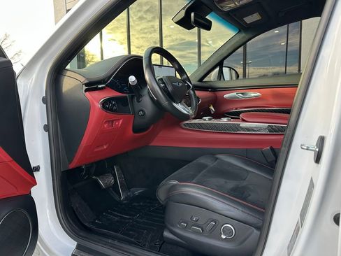 Used 2022 Genesis GV70 3.5T Sport w/ Sport Prestige Package image 17