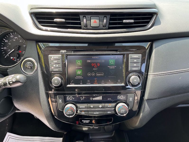Used 2019 Nissan Rogue SL w/ Premium Package AWD/4WD image 18