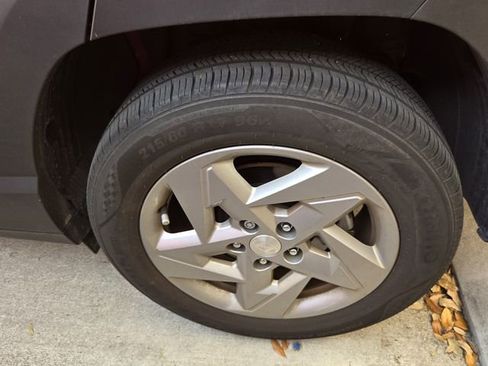 Certified 2024 Hyundai Kona SE image 11