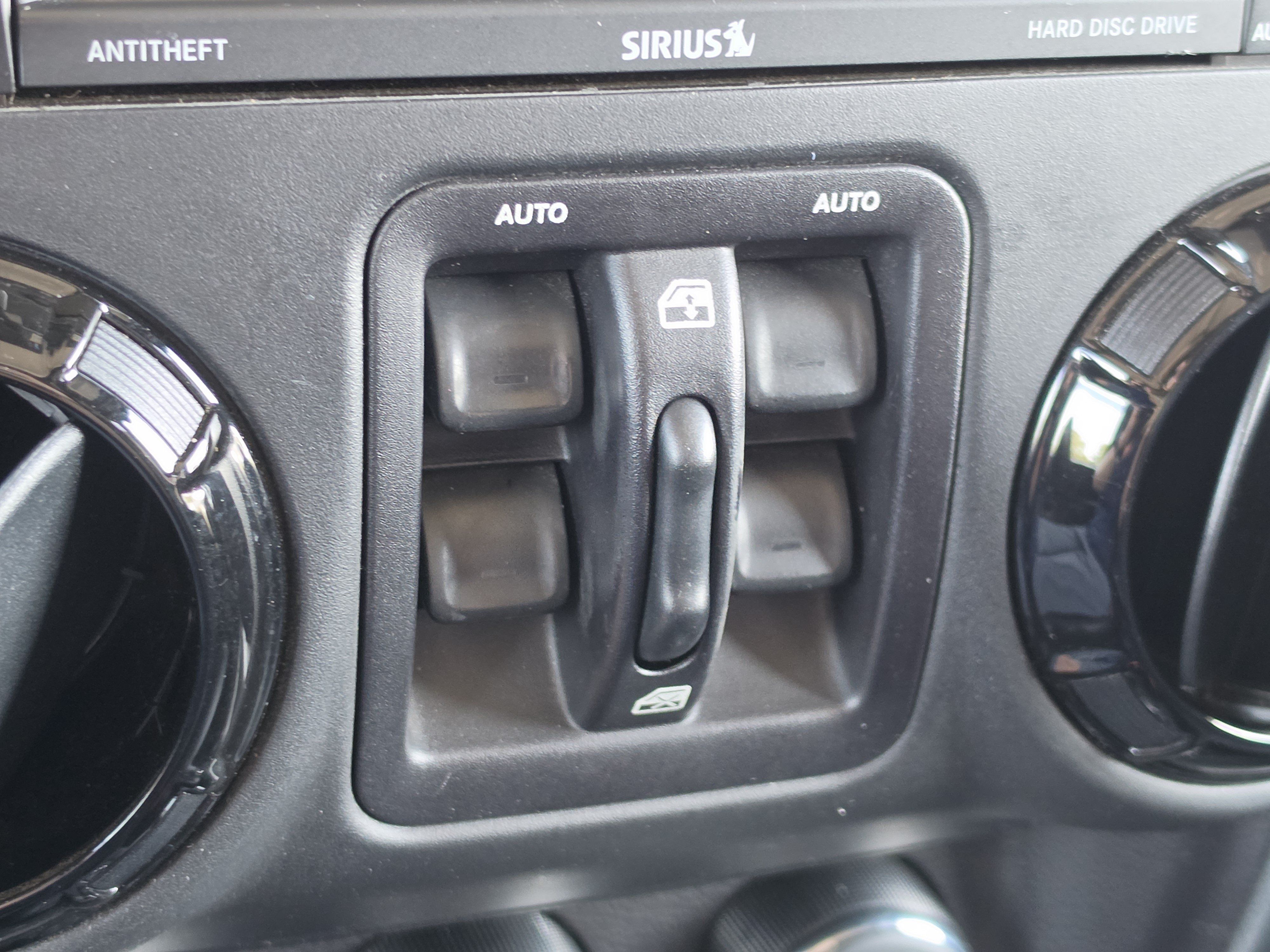 Used 2016 Jeep Wrangler Unlimited Sahara AWD/4WD image 19