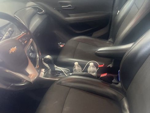 Used 2019 Chevrolet Trax LT w/ Redline Edition image 5